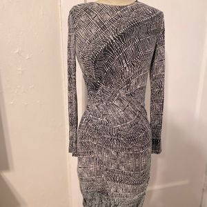 B&W long sleeve jersey dress